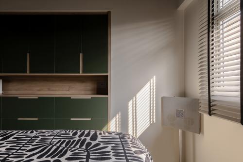Modern Bedroom at Tampines Greencourt