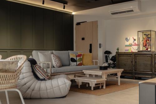 Modern Living Room at Tampines Greencourt