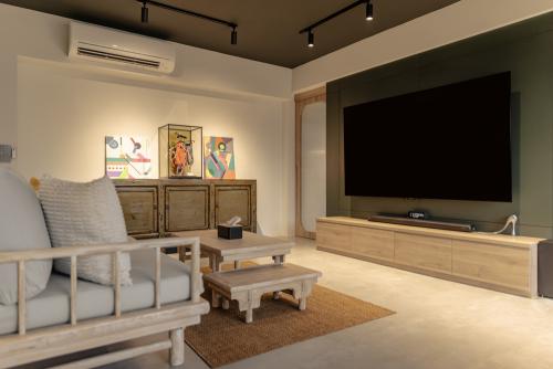 Modern Living Room at Tampines Greencourt