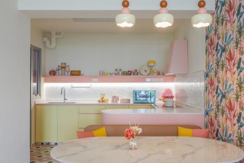 Modern Kitchen at Kallang Breeze