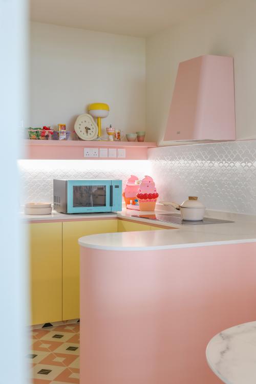 Modern Kitchen at Kallang Breeze