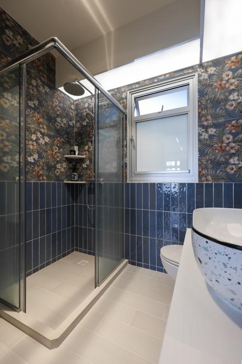 Modern Bathroom at Kallang Breeze