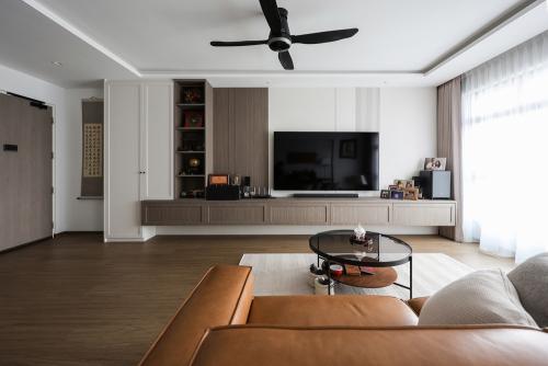 Asian Living Room at Hougang Capeview