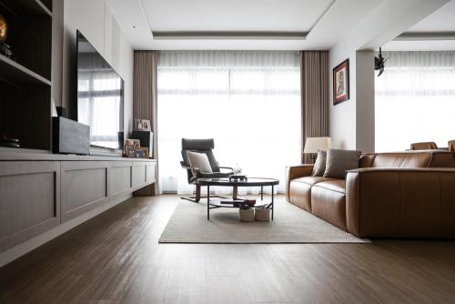 Asian Living Room at Hougang Capeview