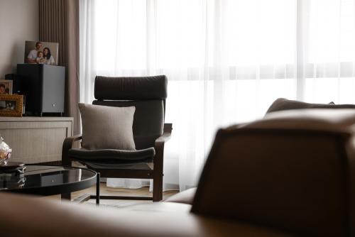 Asian Living Room at Hougang Capeview