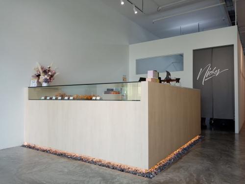 Minimalist Retail at Nicher