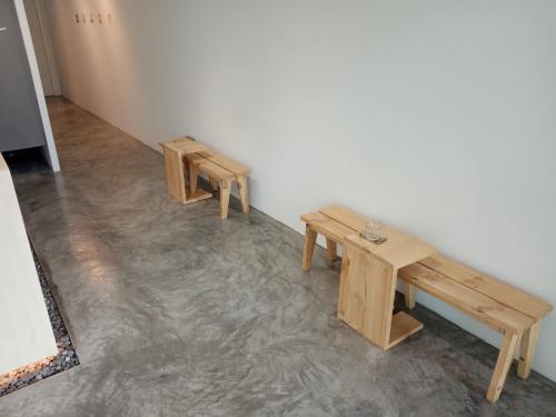Minimalist Retail at Nicher