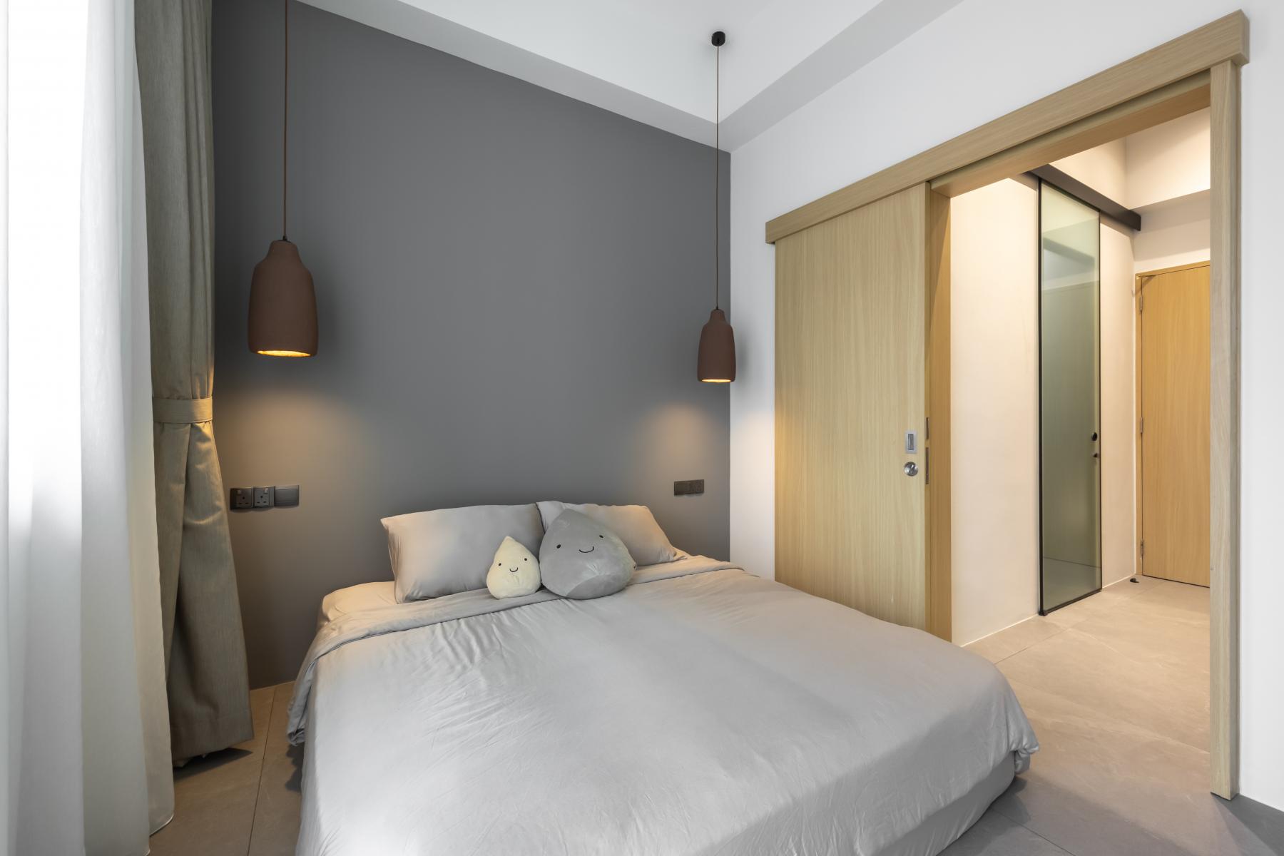 Contemporary Bedroom with Homogeneous Tiles and Queen Bed