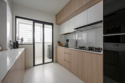 Eclectic Kitchen at Admiralty Grove