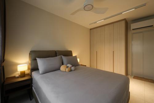 Eclectic Bedroom at Admiralty Grove