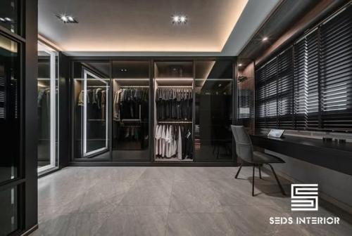 Industrial Walk-in Wardrobe at 5 Room HDB @ Yishun