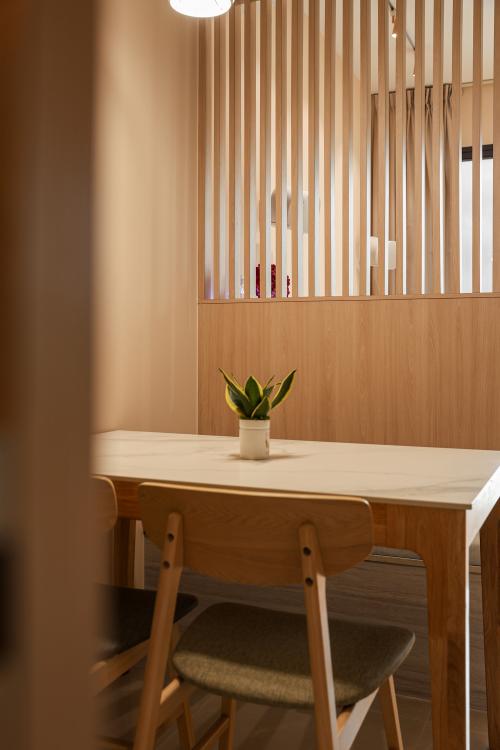 Scandinavian Dining Room at Dairy Farm Residences
