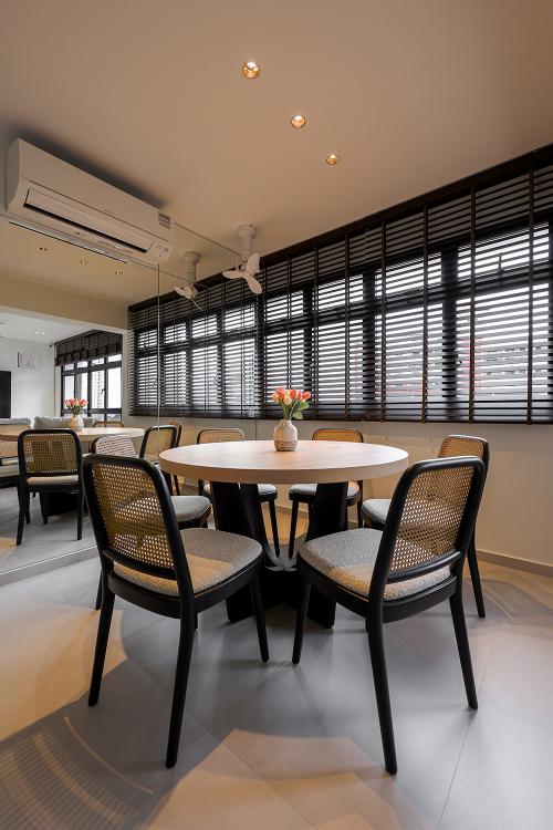 Minimalist Dining Room at Teck Ghee Vista