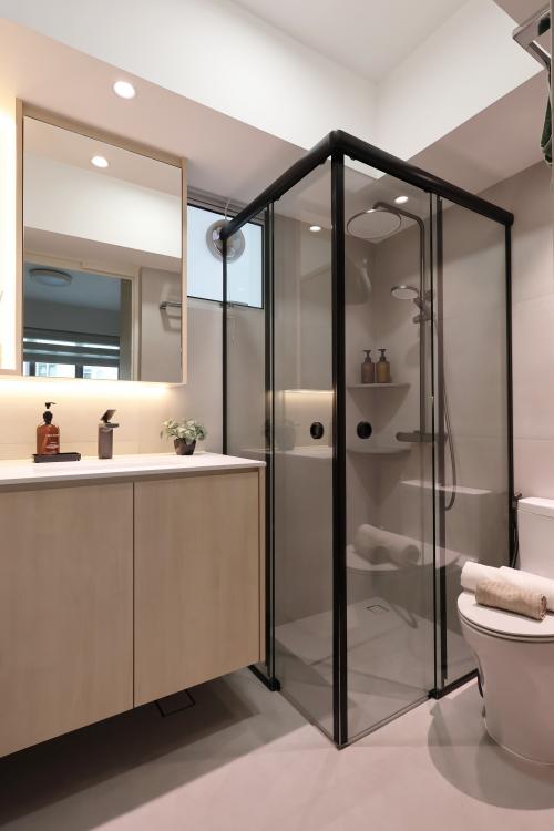 Minimalist Bathroom at Resale 3 Room HDB @ Chai Chee