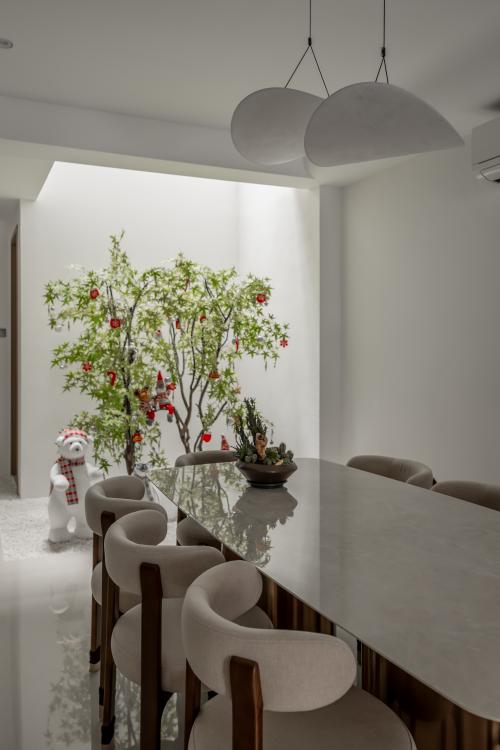 Modern Dining Room at Clover Park