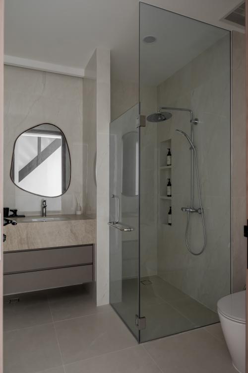 Modern Bathroom at Clover Park