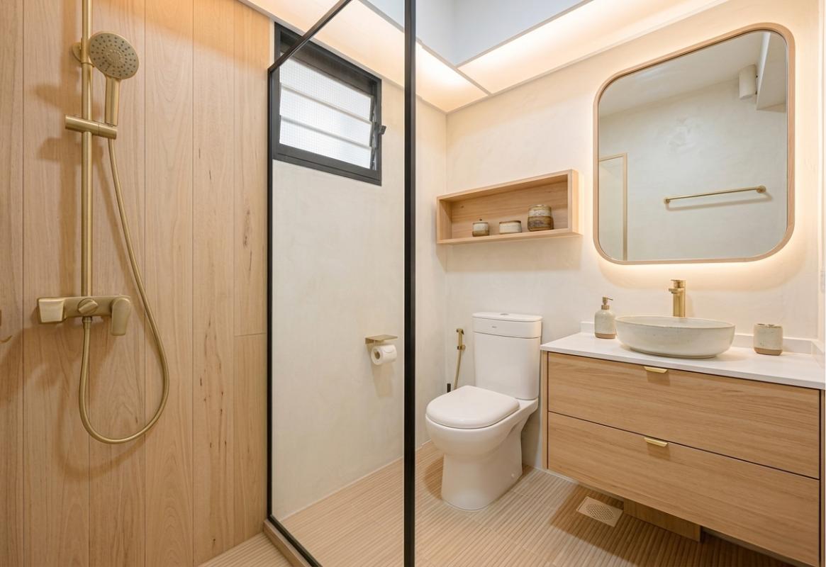 Scandinavian Bathroom with Mirror and Bathroom Storage