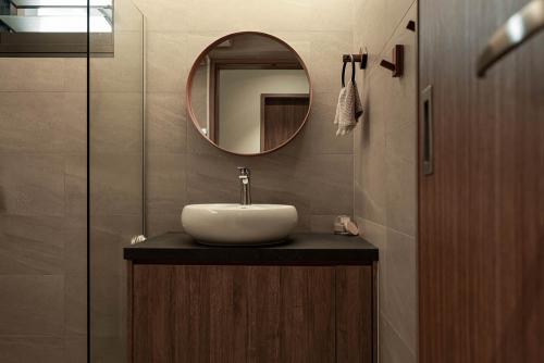 Minimalist Bathroom at Tampines GreenVines