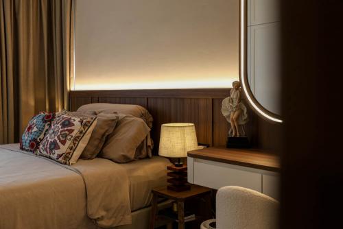 Modern Bedroom at Ghim Moh Edge