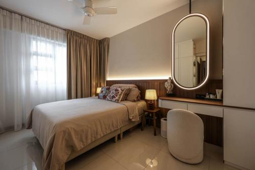 Modern Bedroom at Ghim Moh Edge
