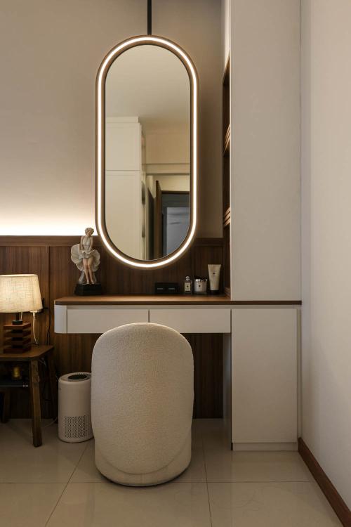 Modern Bedroom at Ghim Moh Edge