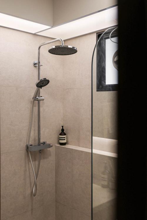 Modern Bathroom at Ghim Moh Edge