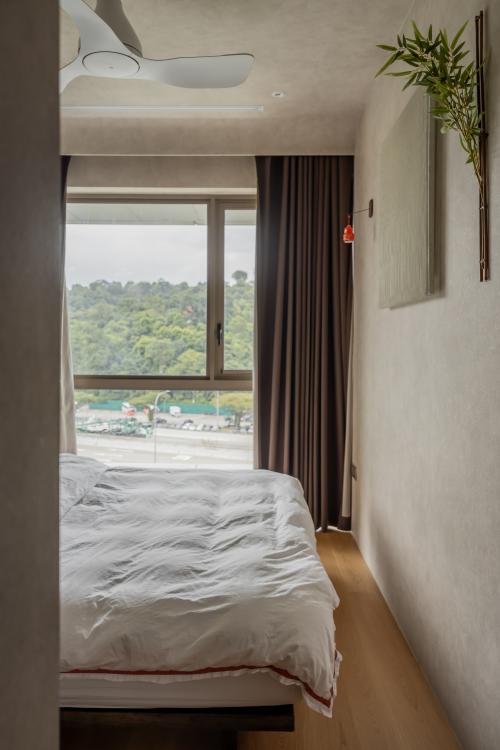 Modern Bedroom at The Reef at King's Dock