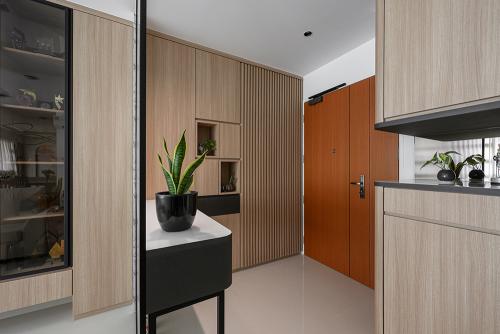 Scandinavian Foyer at West Coast Parkview