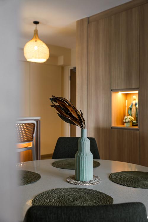 Country Dining Room at Fernvale Vines 3-Gen