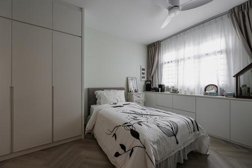 Country Bedroom at Fernvale Vines 3-Gen