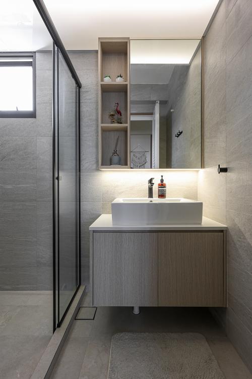 Country Bathroom at Fernvale Vines 3-Gen