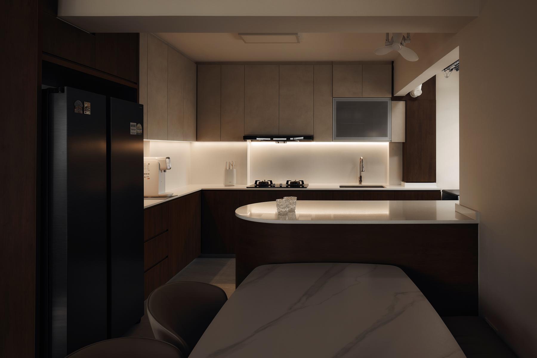 Contemporary Kitchen with Kitchen Island and Open Kitchen