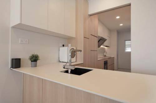 Minimalist Kitchen at Resale 3 Bedroom Condo @ Mount Sinai Drive