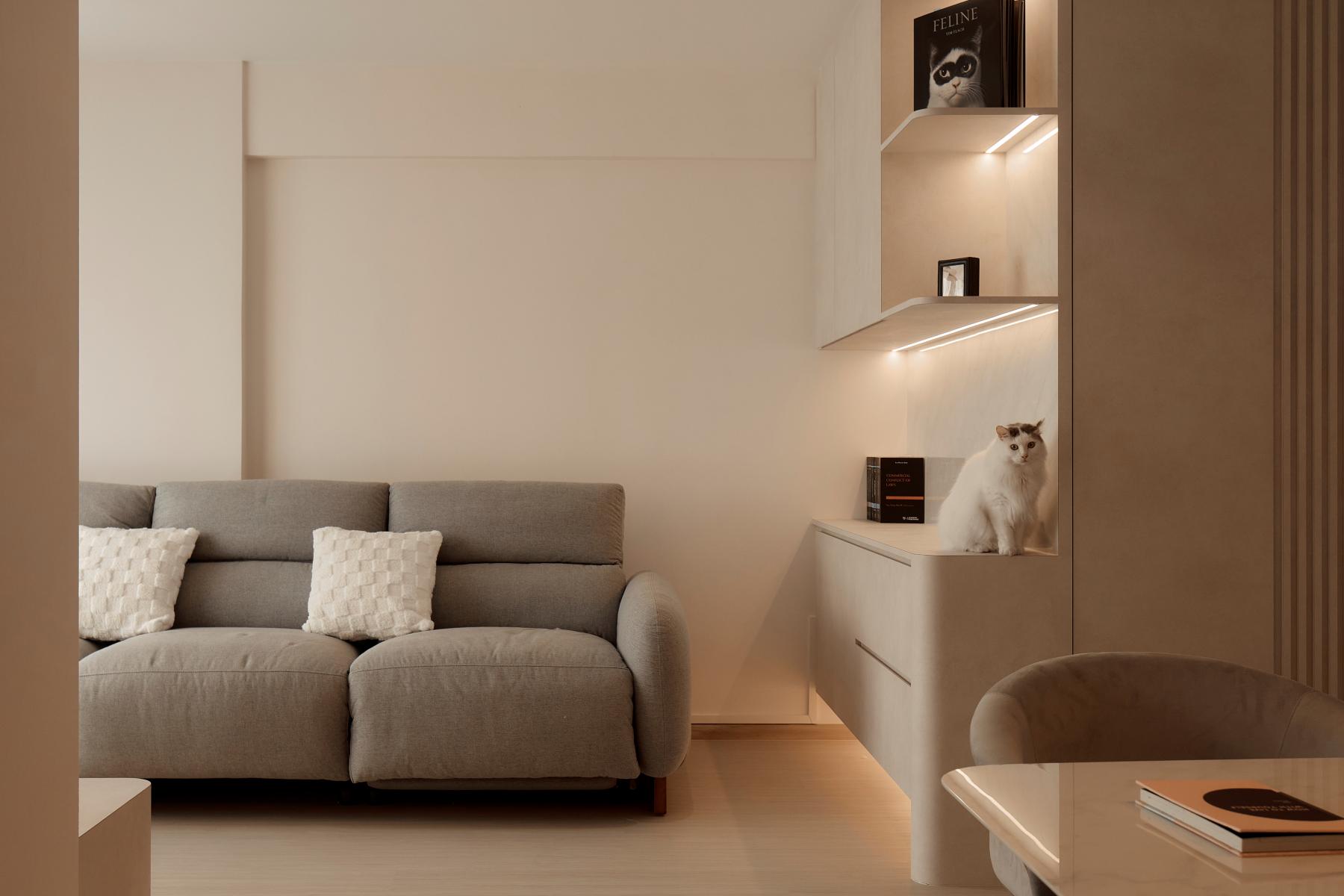 Scandinavian Living Room with Countertop and Wood Flooring