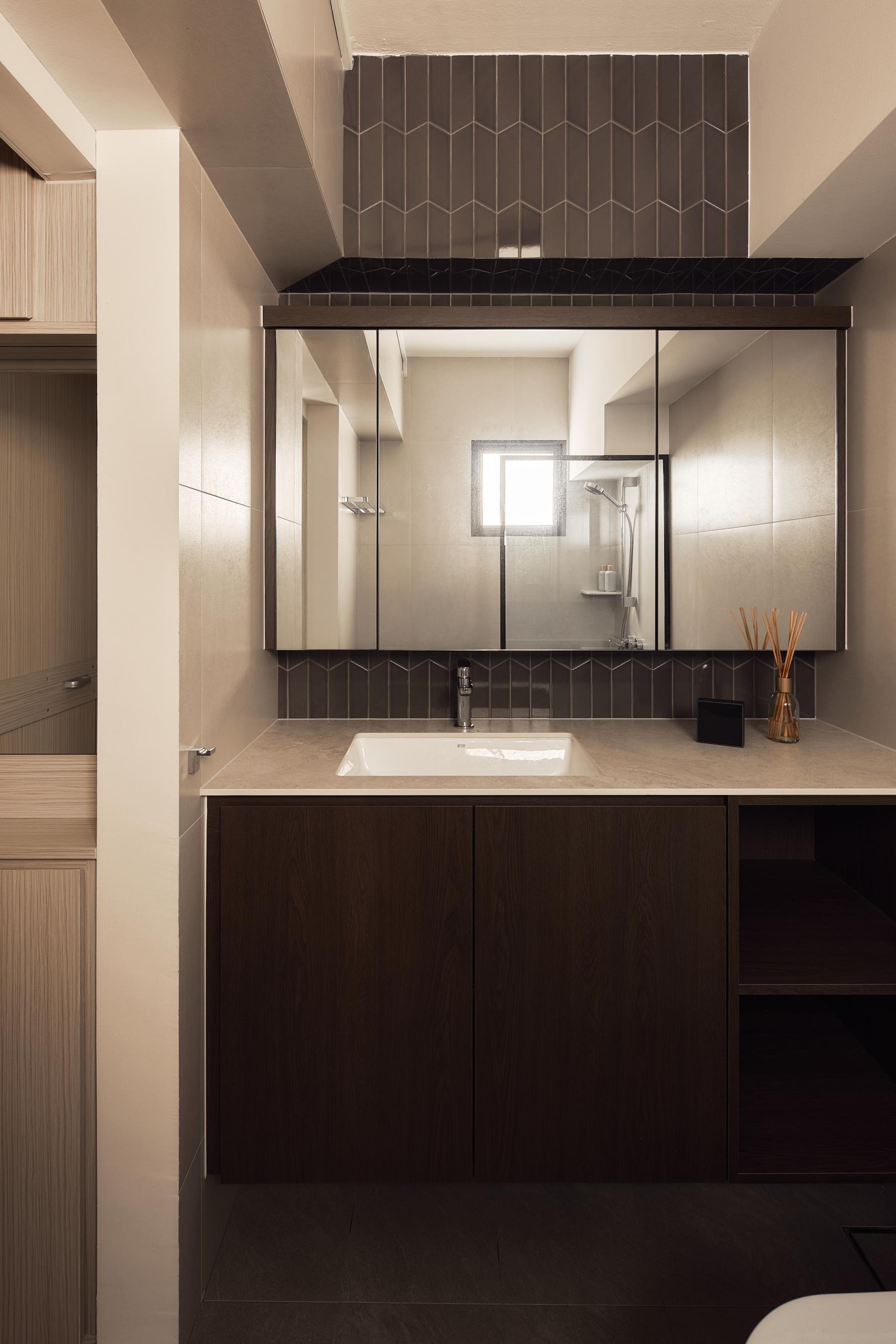 Contemporary Bathroom with Countertop and Mirror