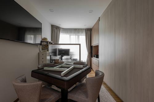 Scandinavian Home Office at Edelweiss Park
