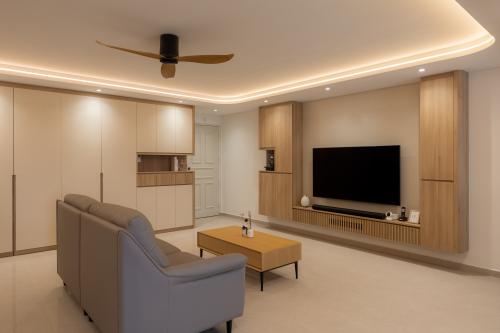 Contemporary Living Room at 290F Bukit Batok