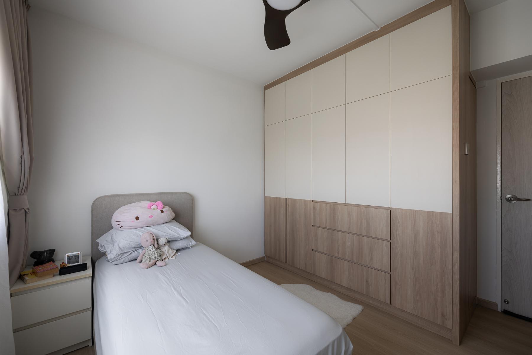 Contemporary Bedroom with Wardrobe and Closet