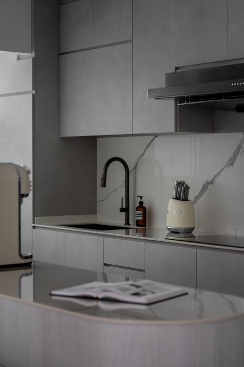 Contemporary Kitchen at 522B Tampines
