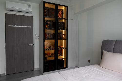 Contemporary Bedroom at 522B Tampines