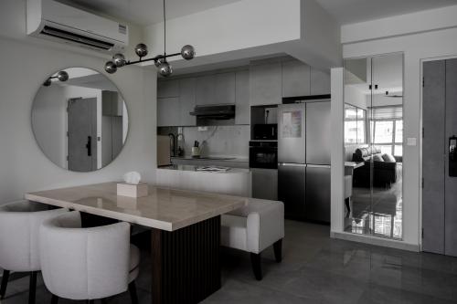 Contemporary Kitchen at 522B Tampines