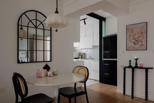 Contemporary Kitchen at 402A Toa Payoh