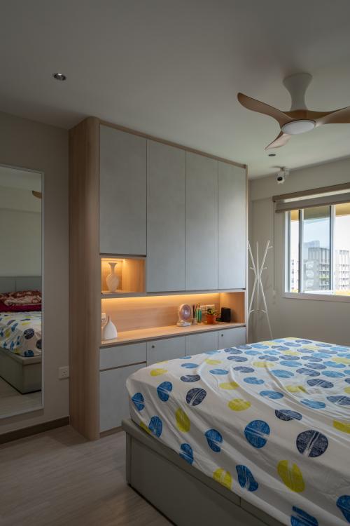 Contemporary Bedroom at 224A Tengah Garden