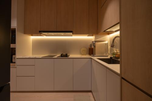 Contemporary Kitchen at 82B Circuit Rd