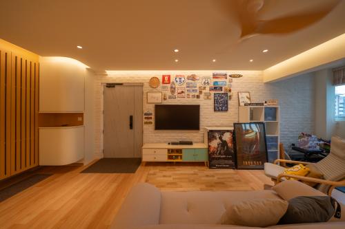 Contemporary Living Room at 250A Compassvale