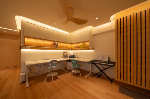 Contemporary Living Room at 250A Compassvale