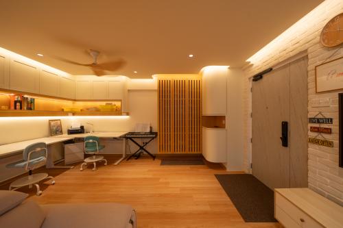 Contemporary Living Room at 250A Compassvale