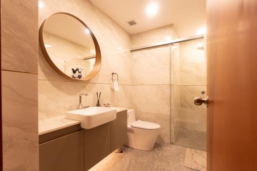 Contemporary Bathroom at 87 Hillview