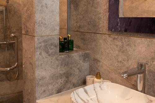 Contemporary Bathroom at 87 Hillview
