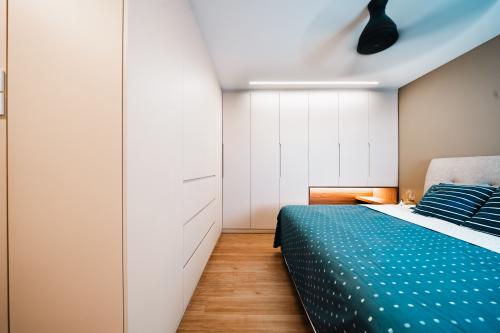 Contemporary Bedroom at 286C Toh Guan